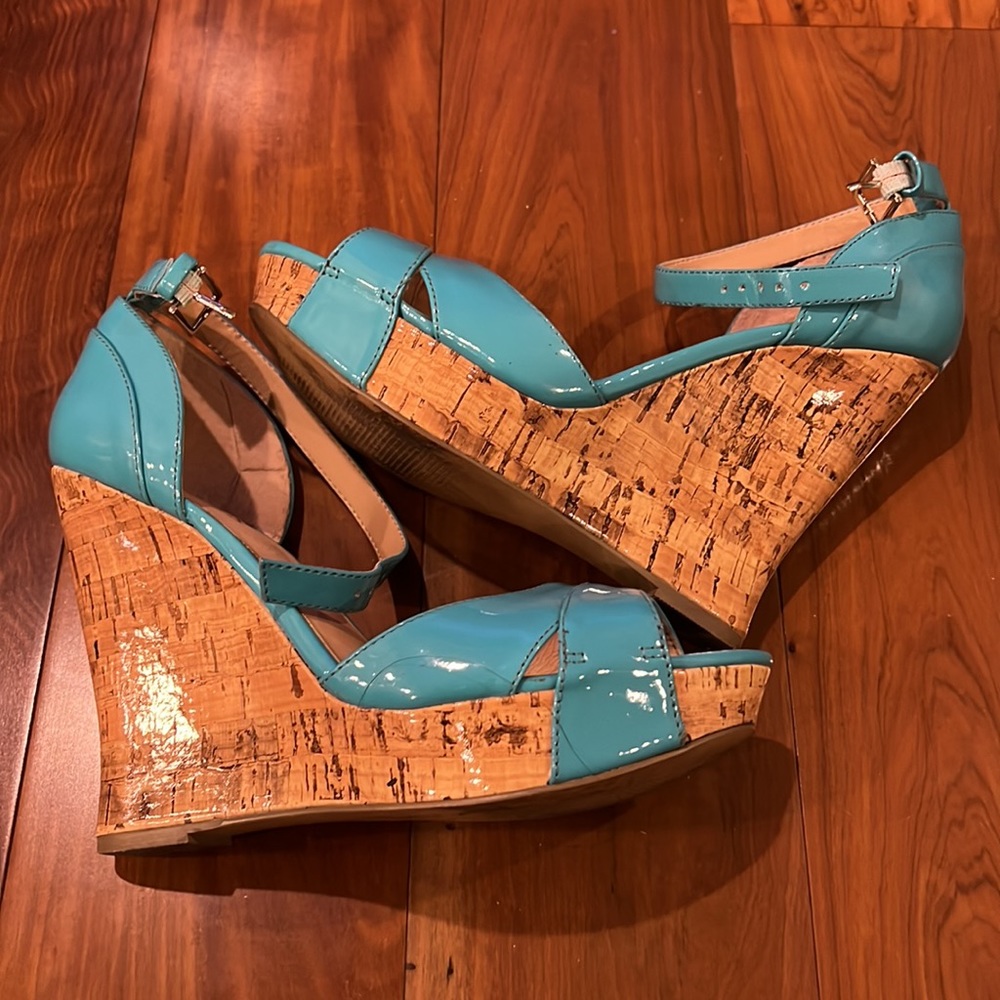 GUESS Platforms - Picture 4 of 10
